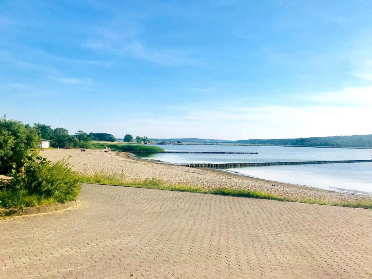 Ferienresidenz Zwei Bodden FeWo Ralswiek 1 5 2 Balkone, Meerblick Lietzow Exterior foto
